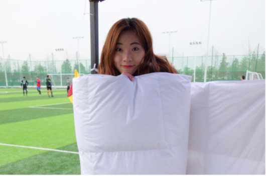 Downland瑭1946助力寒冬公益足球赛,为玉树灾