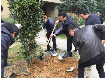 彩生活集团杭州元都新苑小区开展植树节活动