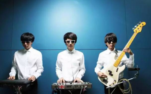 上海草莓音乐节十大看点 晒腹肌秀长腿可免单